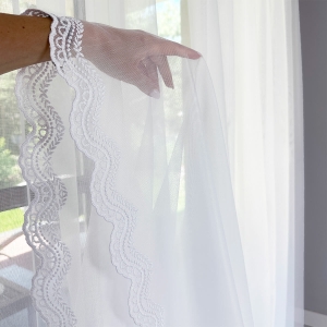 Lola_122028_C(1)_1x1.jpg